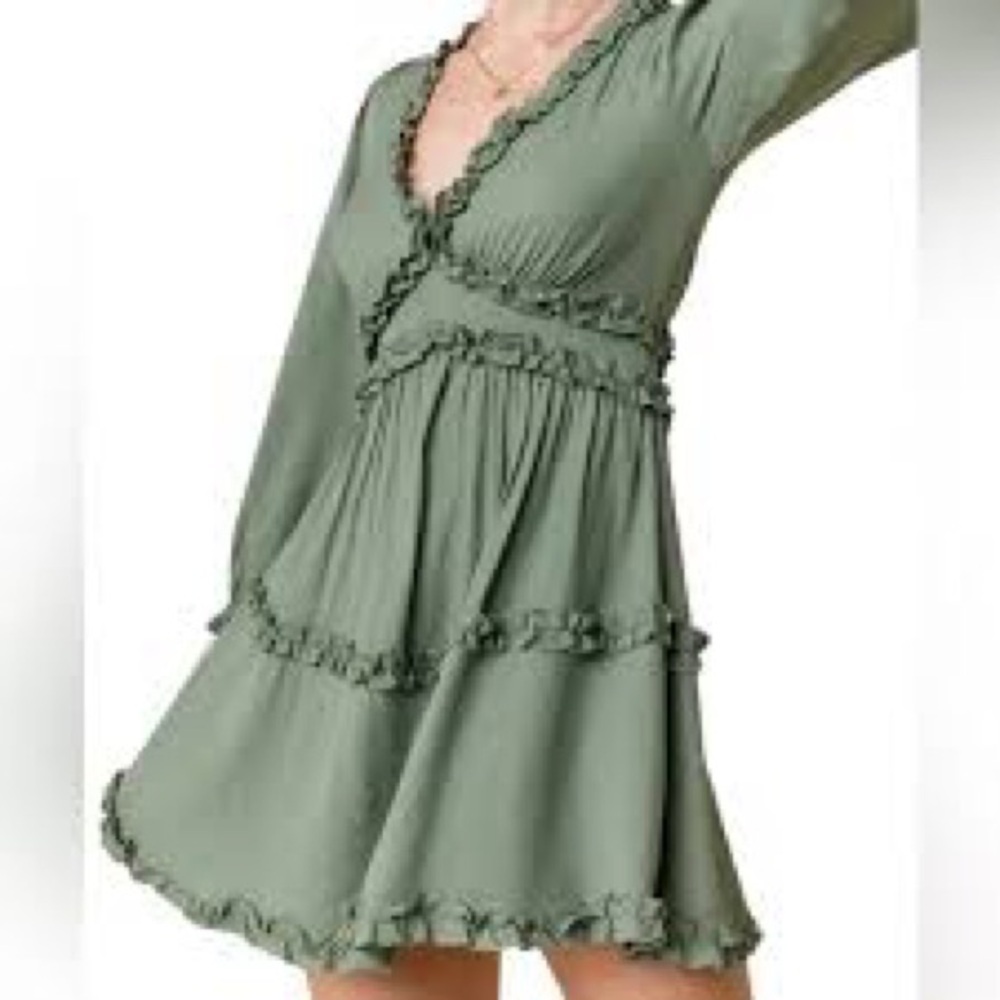 Francesca's Mi Ami green ruffle long-sleeve mini dress sage color Size Medium